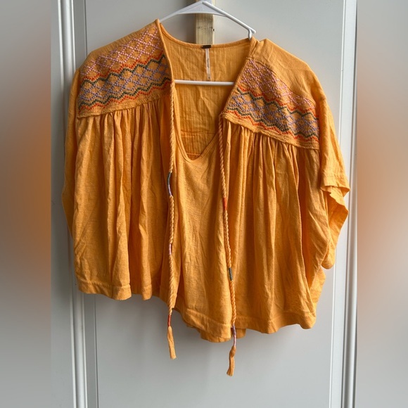 Free People Tops - Free People | Yellow Boxy Tie Front Blouse
Size Medium